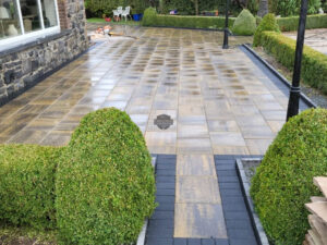 Barleystone Paved Patio with Charcoal Damson Border in Edenderry, Co. Offaly