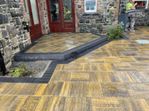 Barleystone Paved Patio with Charcoal Damson Border in Edenderry, Co. Offaly