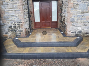 Barleystone Paved Patio with Charcoal Damson Border in Edenderry, Co. Offaly